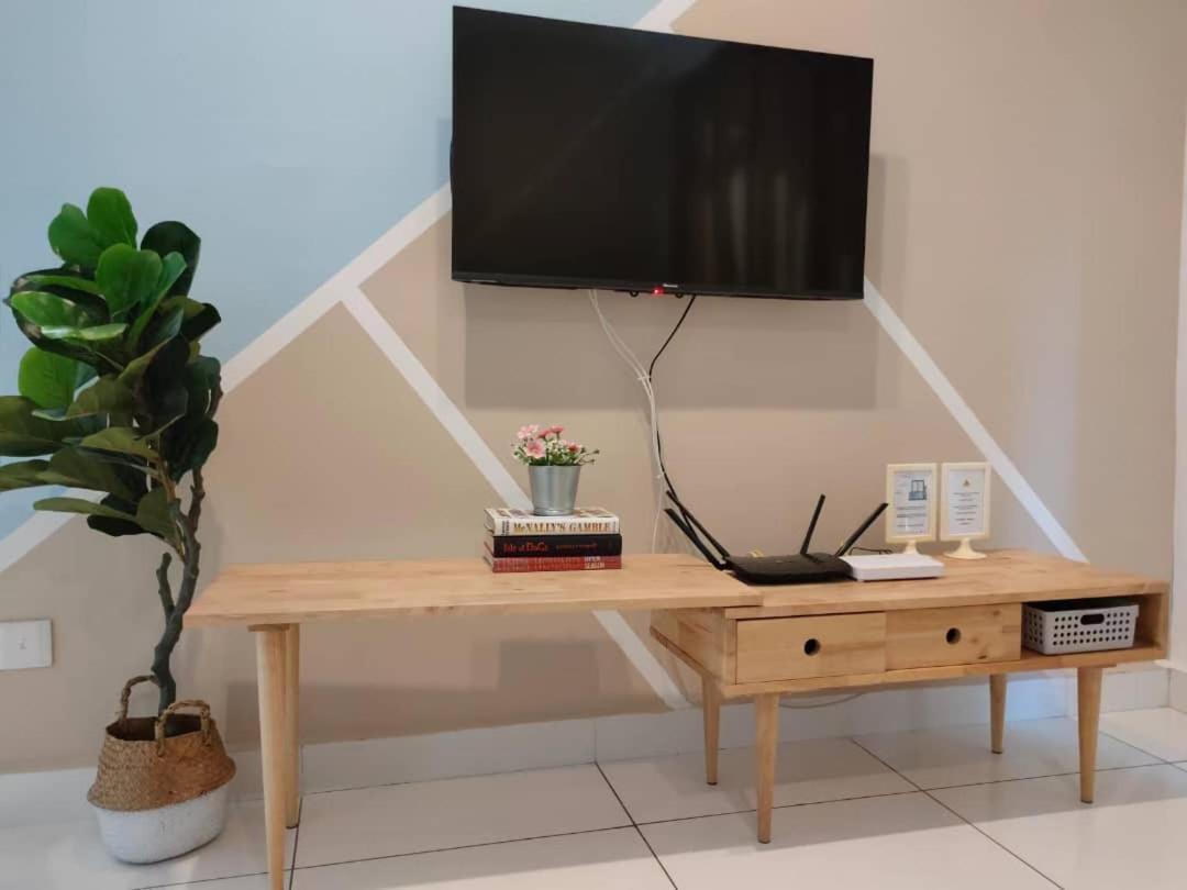 Beside Paradigm Mall Shop & Gathering 4br Apartment Johor Bahru